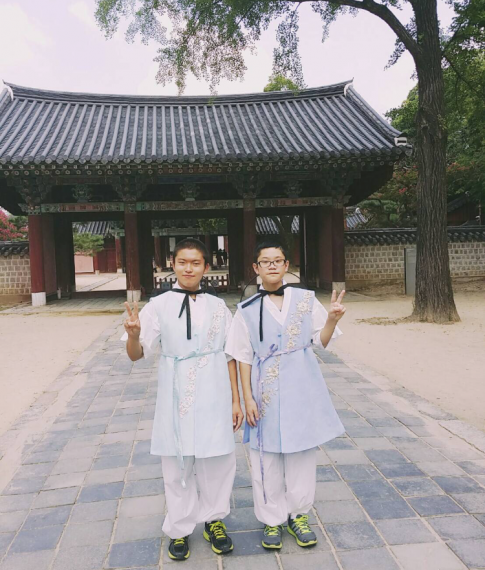 韓国の王朝の衣装で王宮跡を散策しました♪